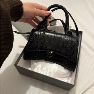 Elegant Black Crocodile-Embossed Handbag